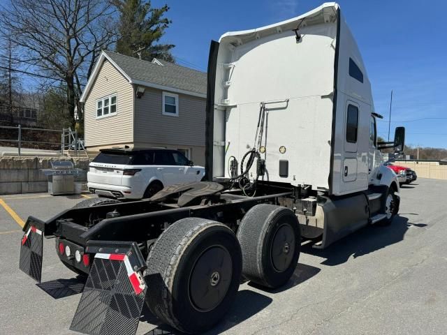 2018 Kenworth Construction T680