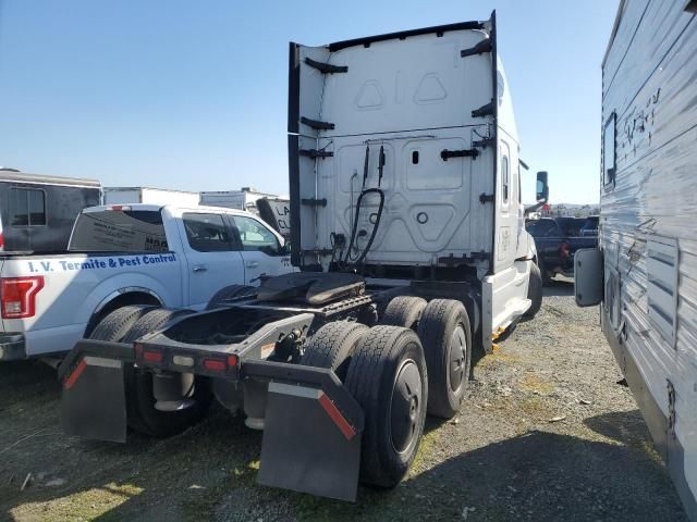 2019 Freightliner Cascadia 126