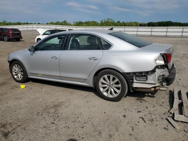 2012 Volkswagen Passat SEL