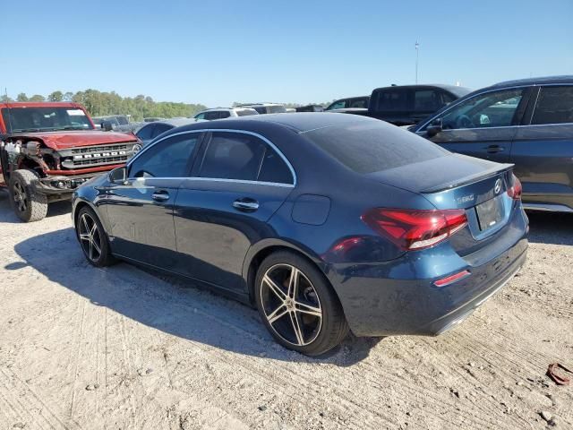 2019 Mercedes-Benz A 220