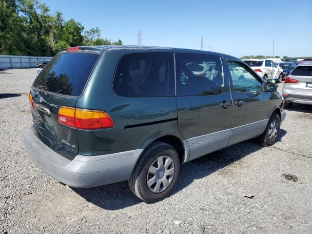 2000 Toyota Sienna CE