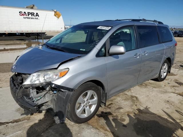 2014 Toyota Sienna LE