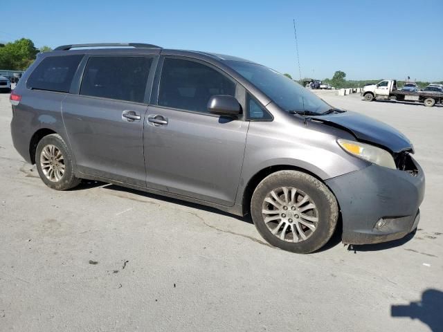 2013 Toyota Sienna XLE