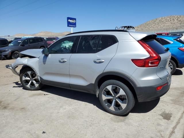 2024 Volvo XC40 Core