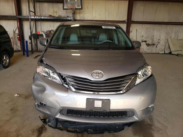 2013 Toyota Sienna XLE