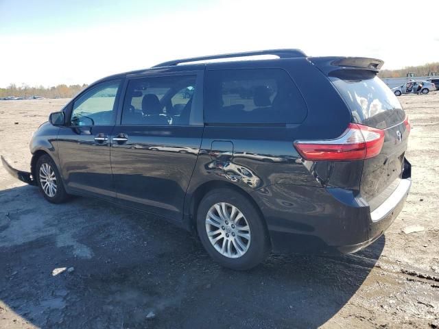 2017 Toyota Sienna XLE