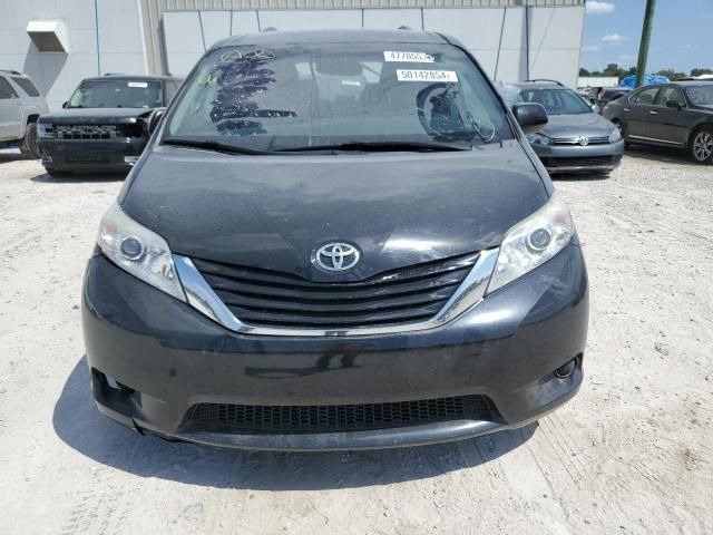 2017 Toyota Sienna LE