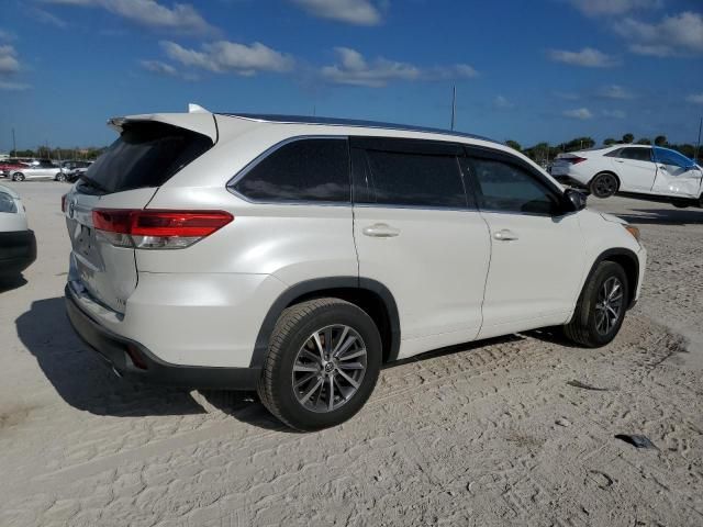 2017 Toyota Highlander SE