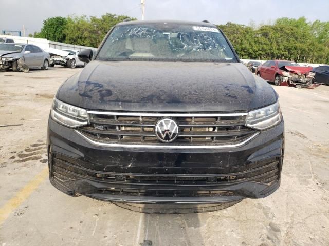 2022 Volkswagen Tiguan SE R-LINE Black