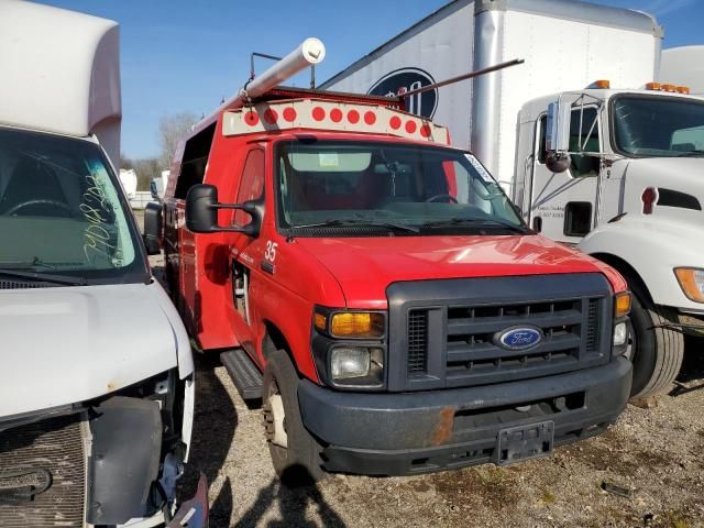 2016 Ford Econoline E350 Super Duty Cutaway Van