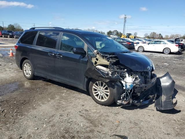 2017 Toyota Sienna XLE