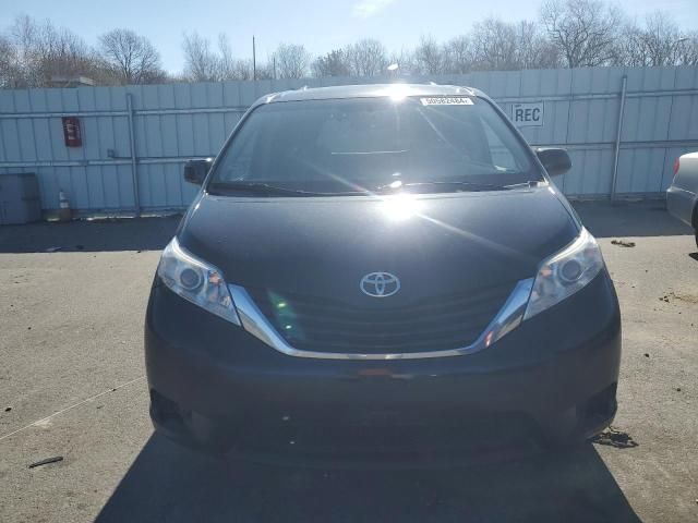 2016 Toyota Sienna LE