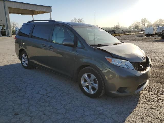 2013 Toyota Sienna LE