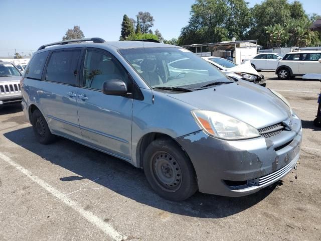 2004 Toyota Sienna CE