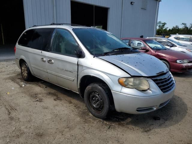 2006 Chrysler Town & Country LX