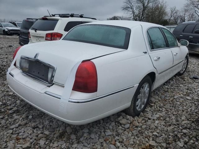 2011 Lincoln Town Car Signature Limited