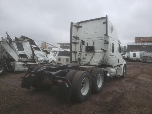 2021 Freightliner Cascadia 126