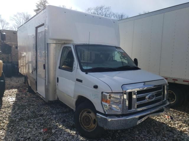 2021 Ford Econoline E350 Super Duty Cutaway Van