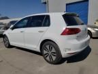 2016 Volkswagen E-GOLF SE