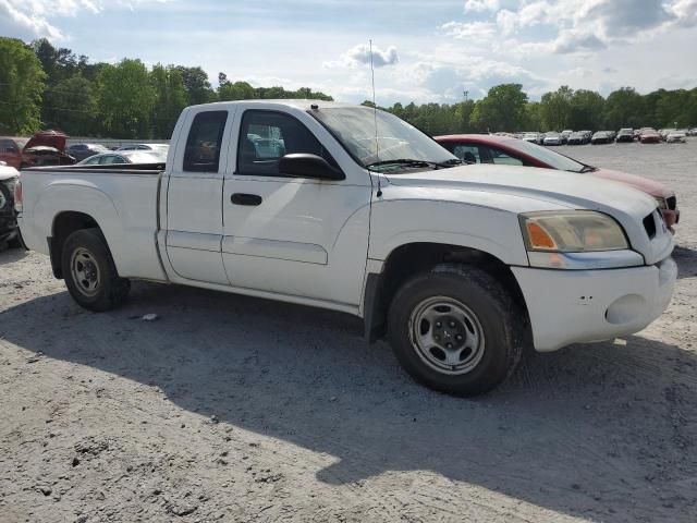 2007 Mitsubishi Raider LS