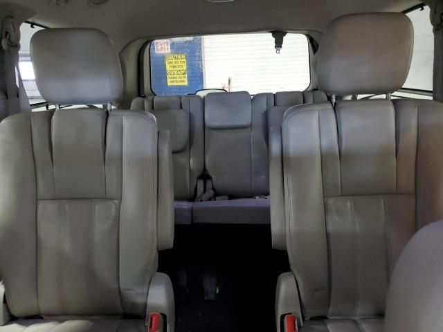 2011 Chrysler Town & Country Touring L