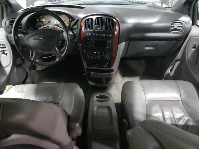 2004 Chrysler Town & Country Touring