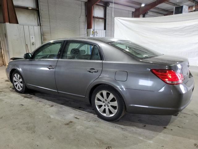 2005 Toyota Avalon XL