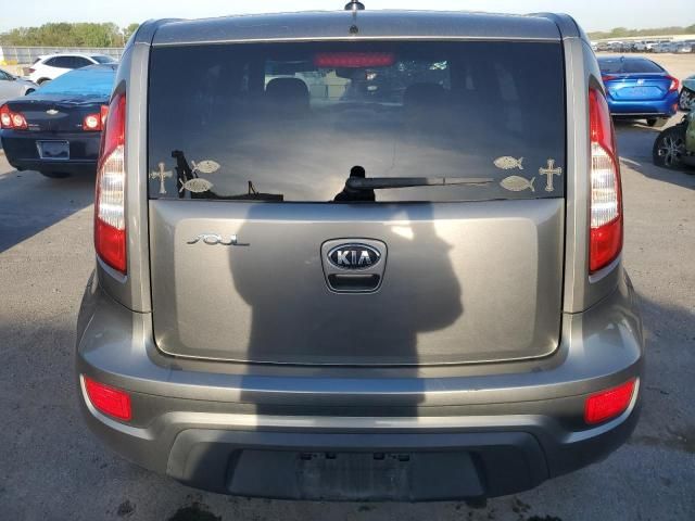 2013 KIA Soul +