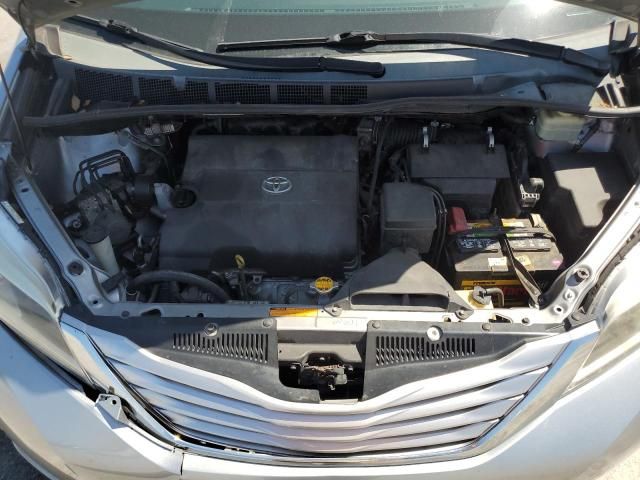 2015 Toyota Sienna XLE