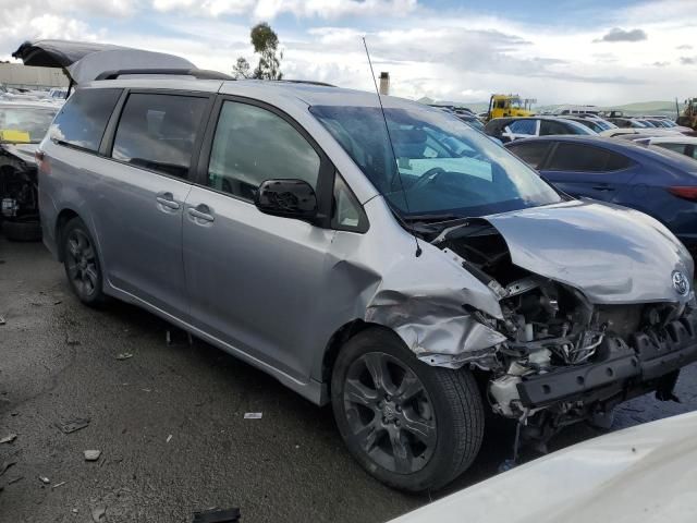 2012 Toyota Sienna Sport