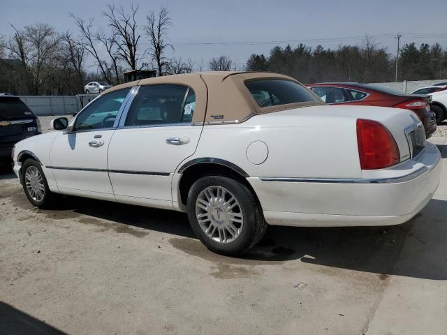 2006 Lincoln Town Car Signature Limited