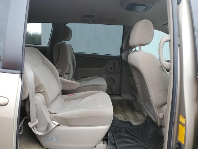 2006 Toyota Sienna CE