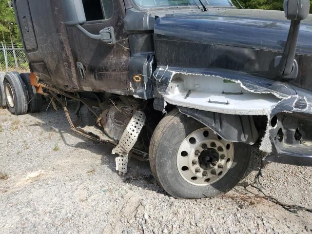 2013 Freightliner Cascadia 125