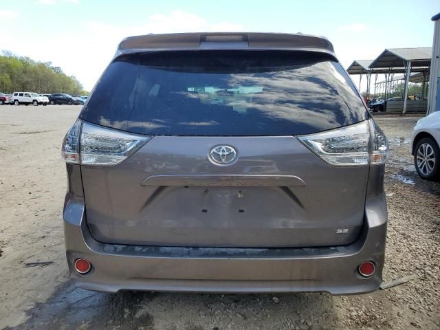 2015 Toyota Sienna Sport