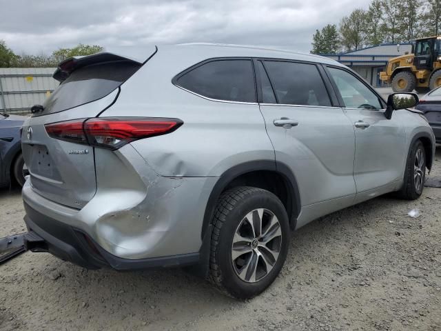 2022 Toyota Highlander Hybrid XLE