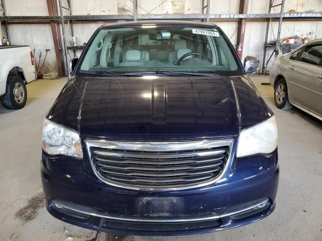 2014 Chrysler Town & Country Touring L