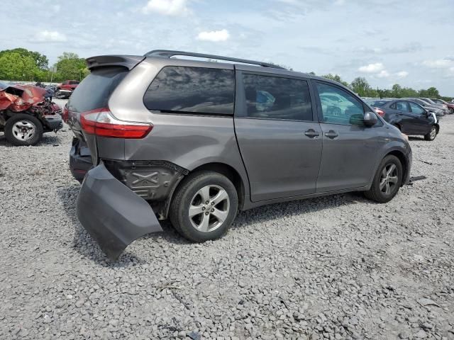 2016 Toyota Sienna LE