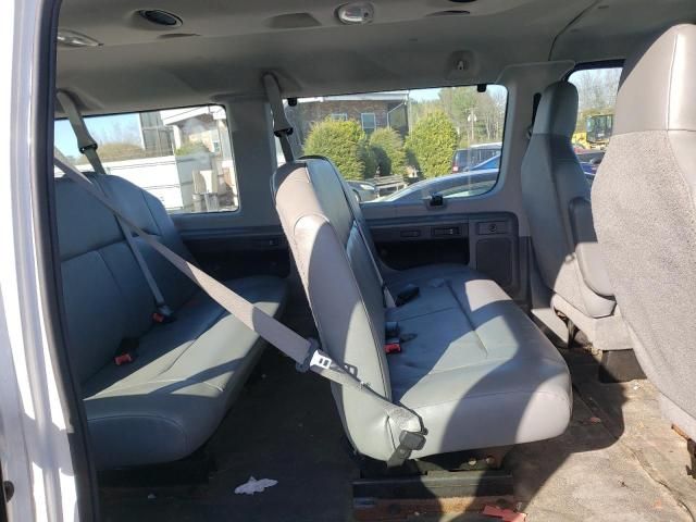 2012 Ford Econoline E350 Super Duty Wagon