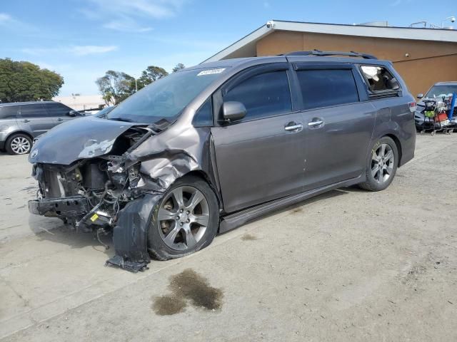 2016 Toyota Sienna SE