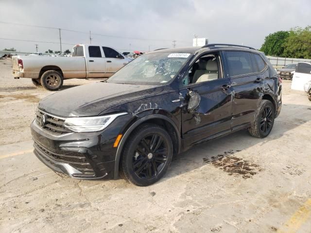 2022 Volkswagen Tiguan SE R-LINE Black