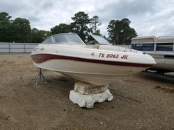 Botes dañados por inundaciones a la venta en subasta: 2000 Rinker Boat