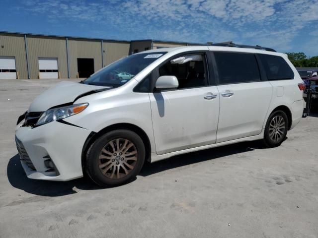 2019 Toyota Sienna XLE