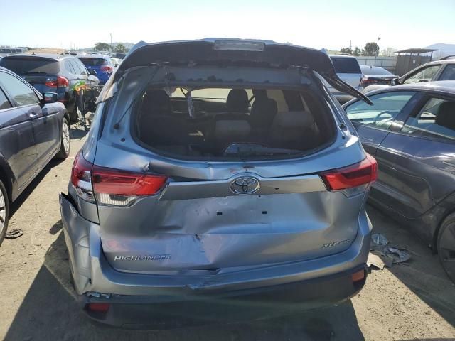 2017 Toyota Highlander SE