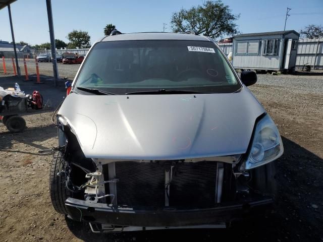 2005 Toyota Sienna CE