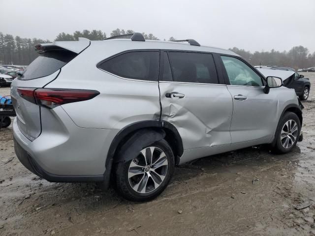 2024 Toyota Highlander LE