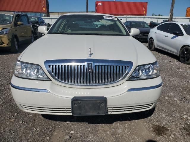 2006 Lincoln Town Car Signature Limited