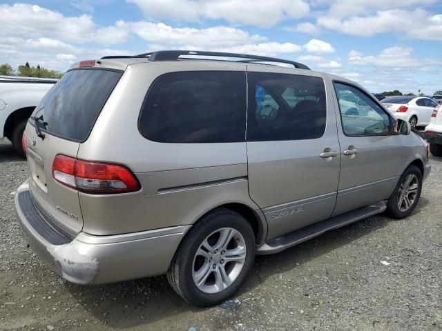 2003 Toyota Sienna LE