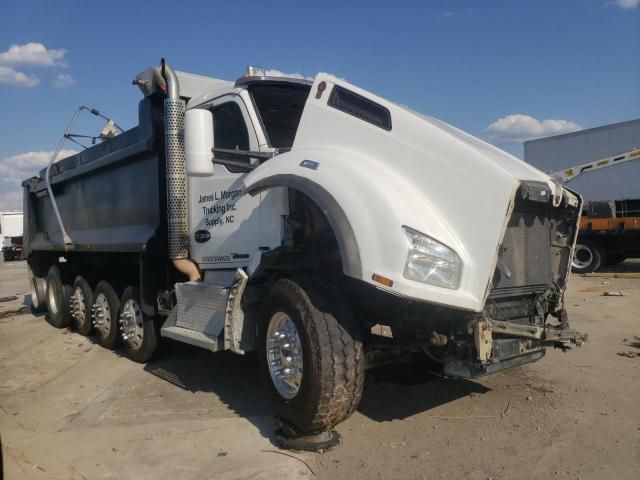 2016 Kenworth Construction T880