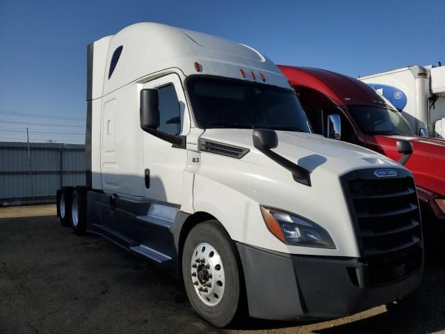 2019 Freightliner Cascadia 126