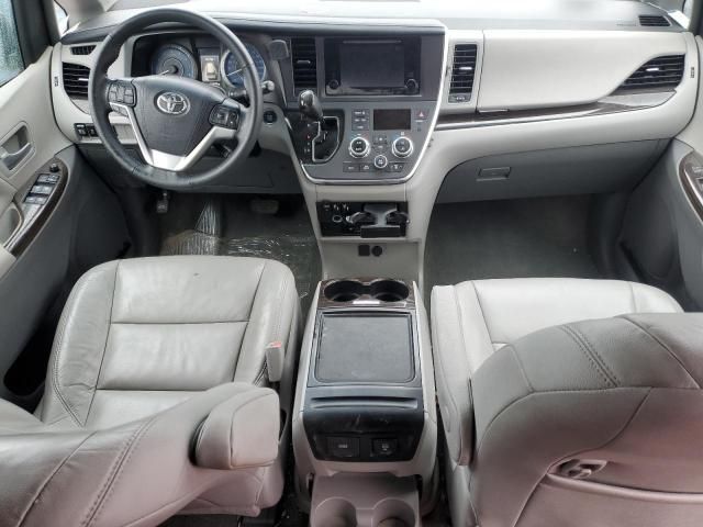 2017 Toyota Sienna XLE